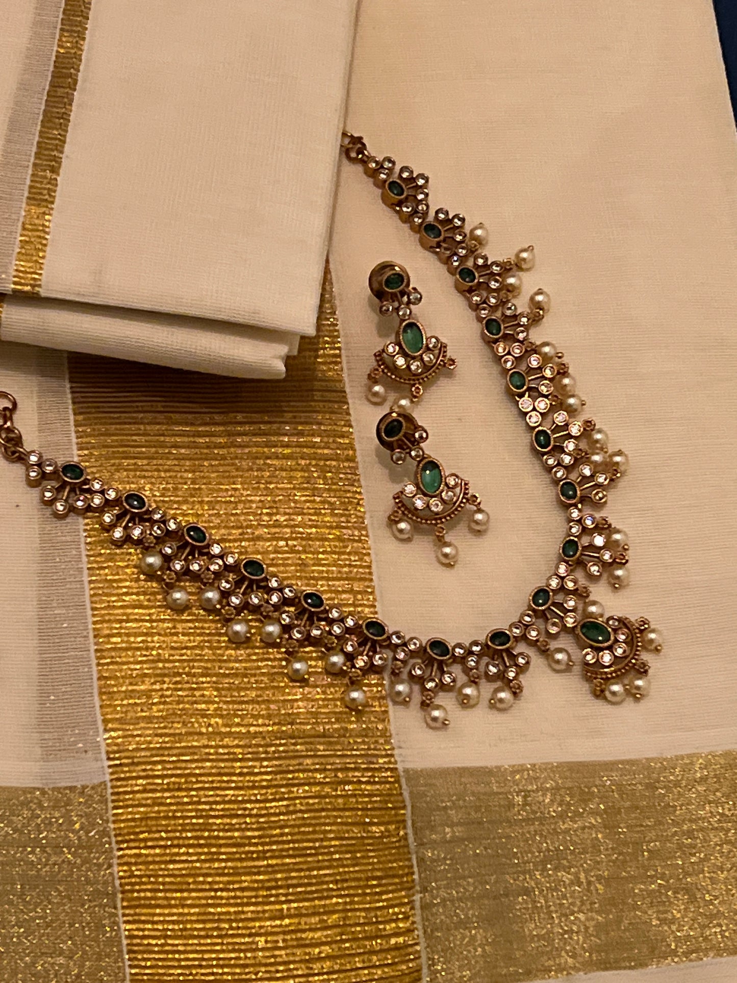 Alakanandha - pearl & stones Necklace Green