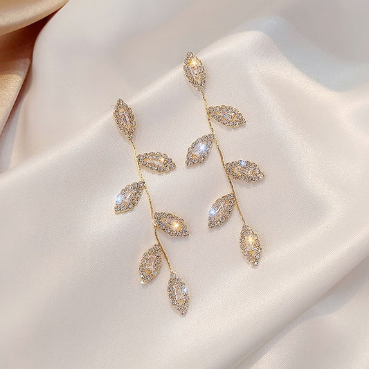 Shiny leaves - long earring with Rhinestones