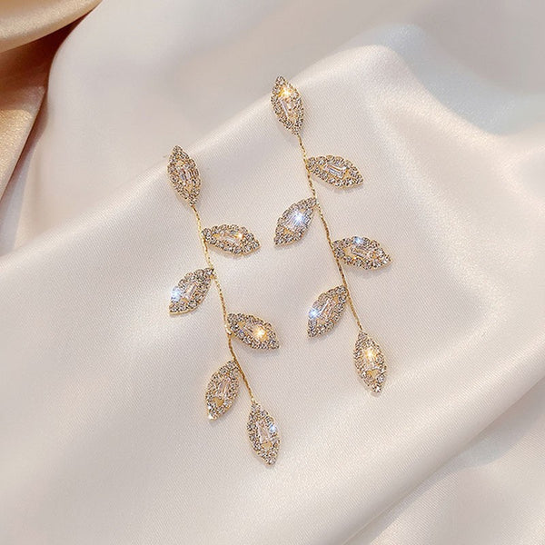 Shiny leaves - long earring with Rhinestones