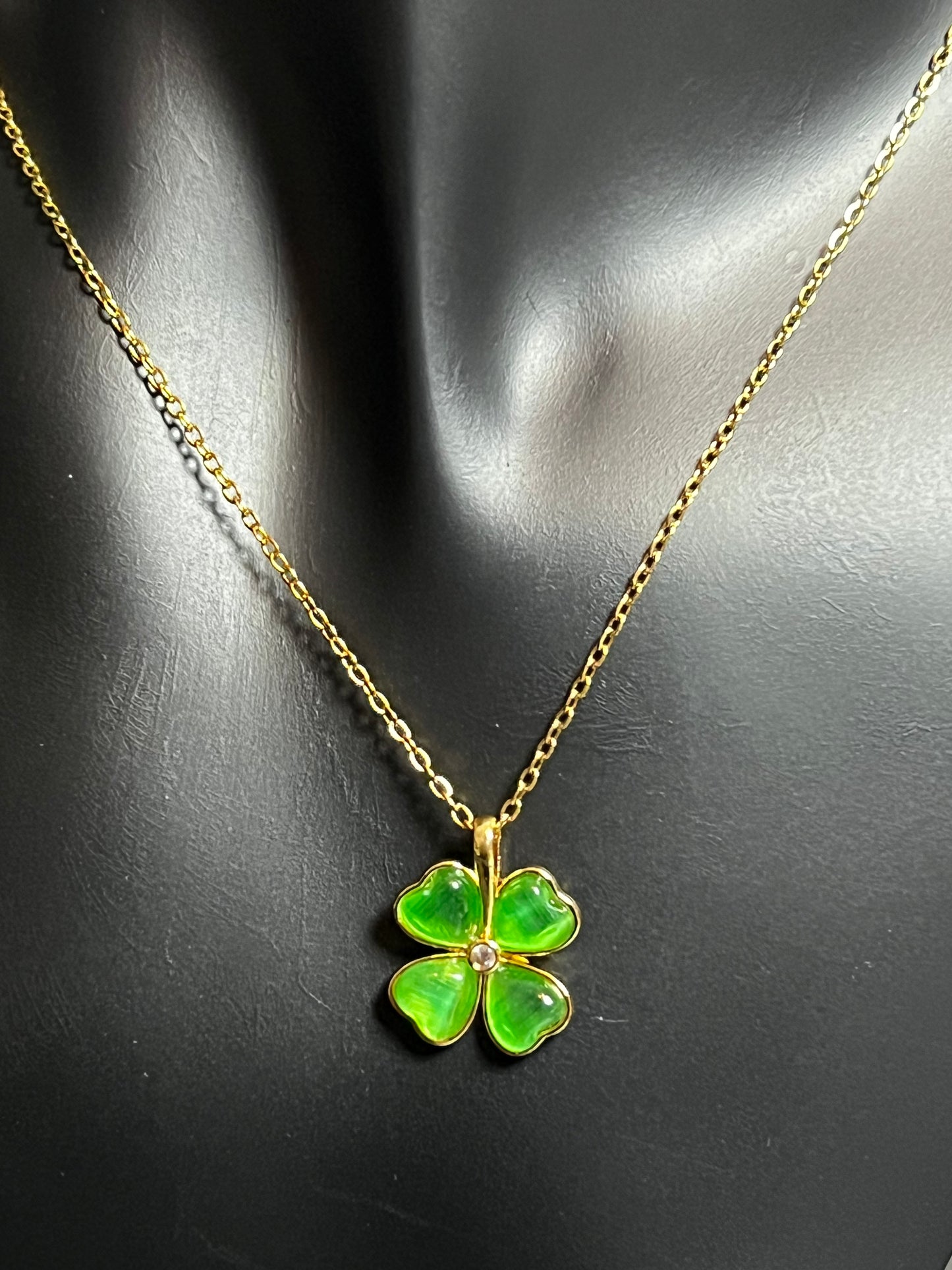 Lucky Clover Necklace - 18k gold plated Necklace