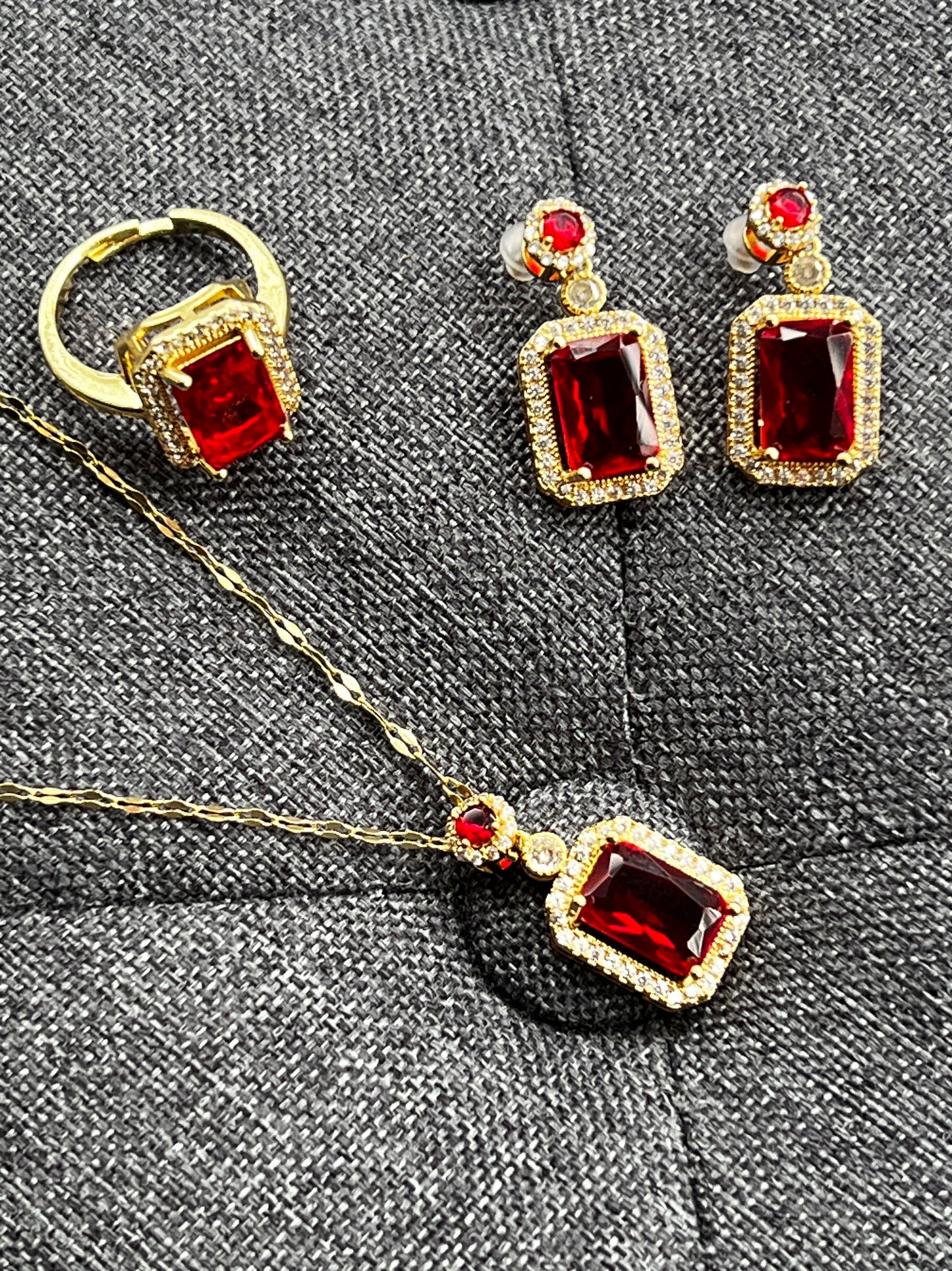 Ruby Bliss - set of earrings, free size ring and 18k gold plated necklace