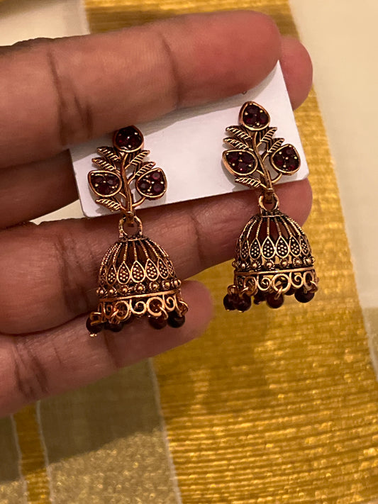 Keerthi - minimal Jhumkas