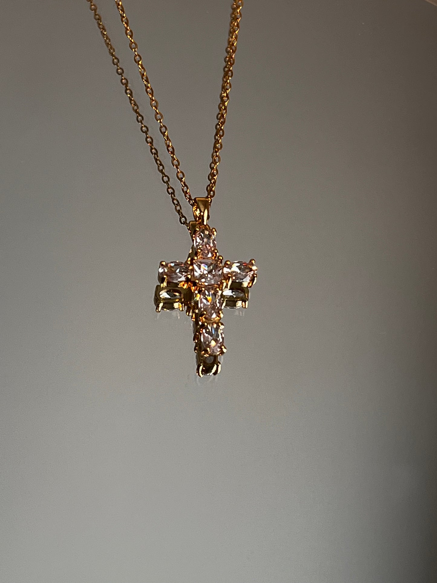 Cross Love - 18k Gold plated cross and Necklace