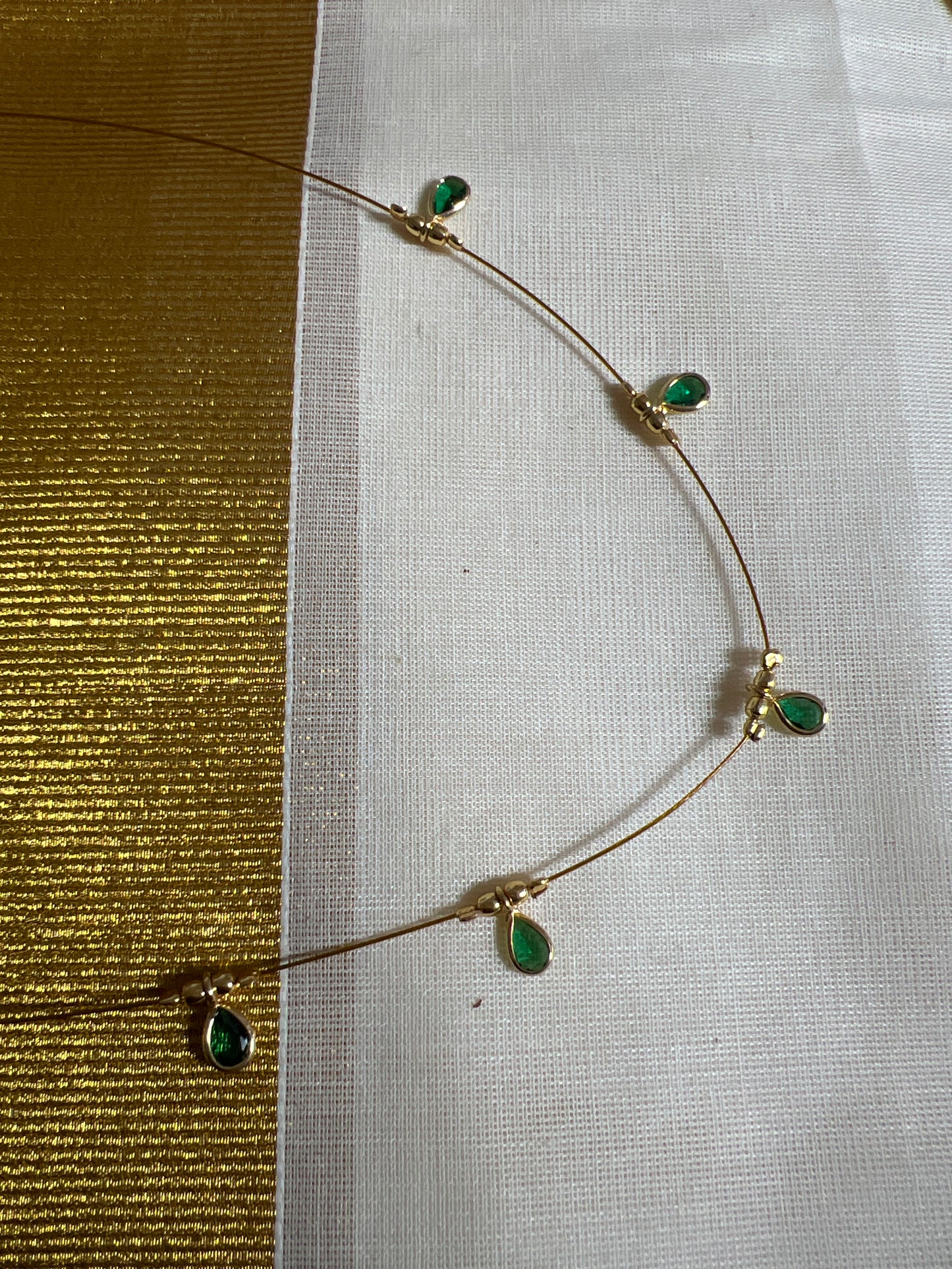 Kavi - Invisible Necklace