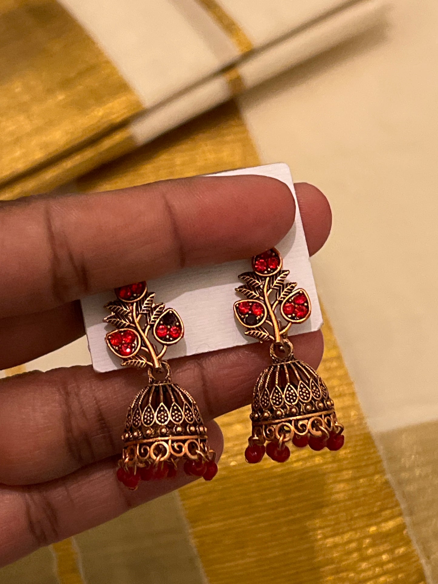 Keerthi - minimal Jhumkas