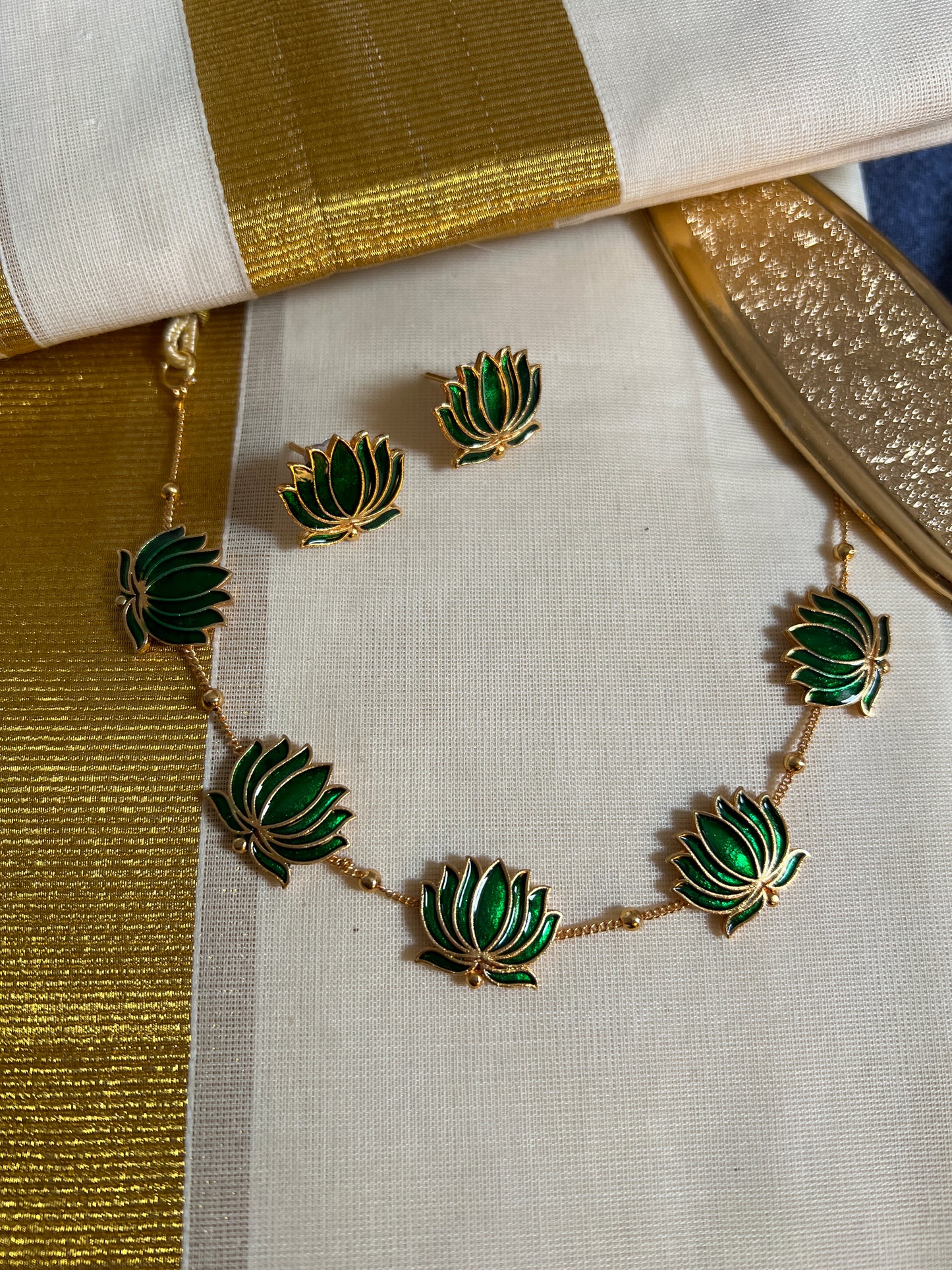Simple Lotus choker & earrings