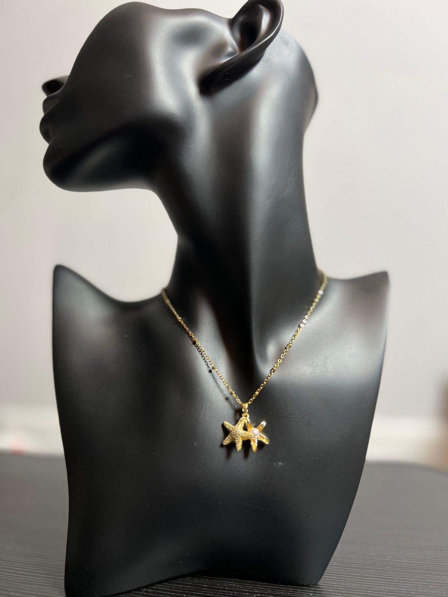 Twin Starfish - 18k gold plated Necklace