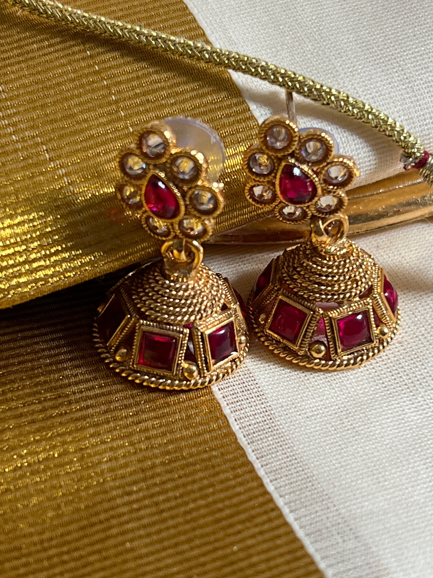 Swarna - Maroon Gold Kemp Necklace and earrings set
