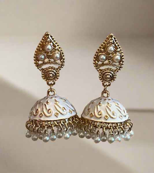 Kanmani - pair of white Jhumkas
