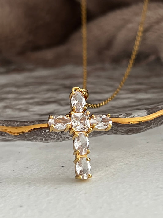Cross Love - 18k Gold plated cross and Necklace