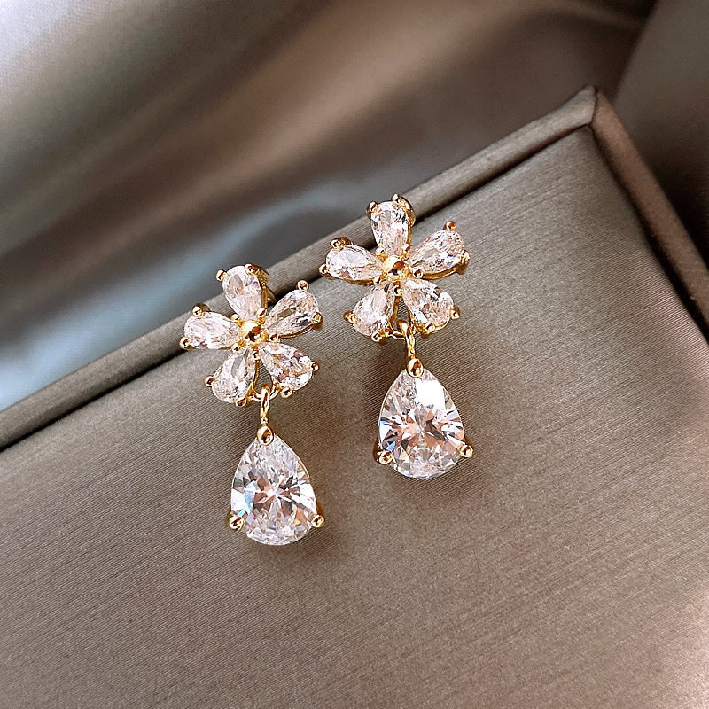 Jewel elegant & sweet  Women's drop earring