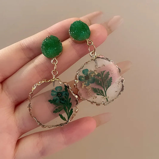 Green babe - pressed flower resin earring