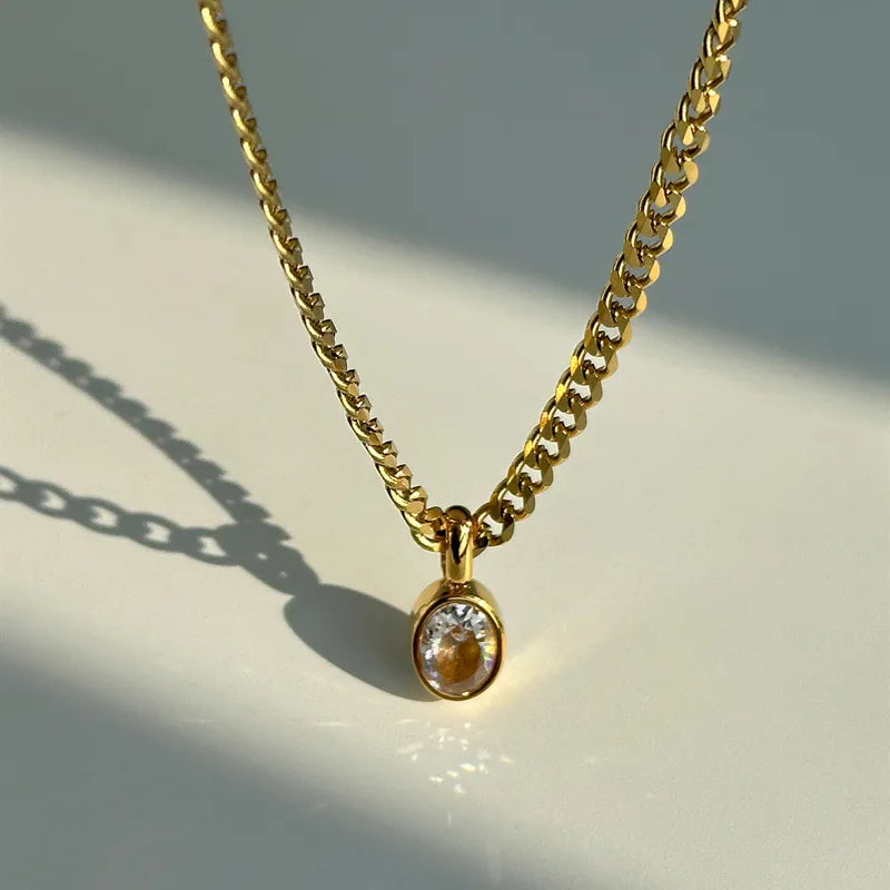 Oval Bliss - 18k gold plated necklace