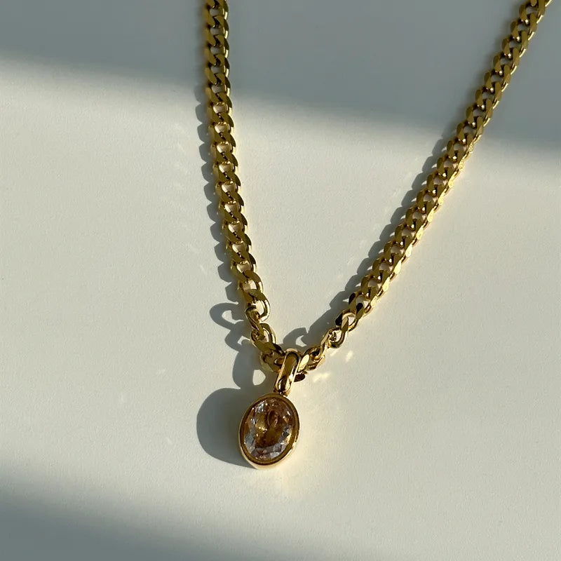Oval Bliss - 18k gold plated necklace